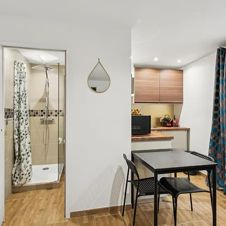 Tour Eiffel Apartment